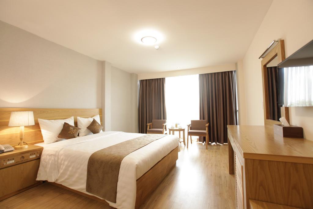 Minh Tam Hotel & Spa 3/2 Хошимин Экстерьер фото