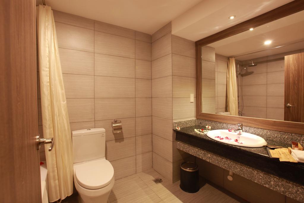 Minh Tam Hotel & Spa 3/2 Хошимин Экстерьер фото